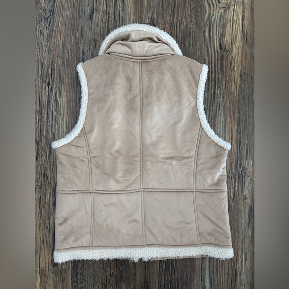 Jones Wear Sport Women's Size 4 Tan Suede Vest w/Faux Sherpa Lining Vtg - Picture 2 of 11